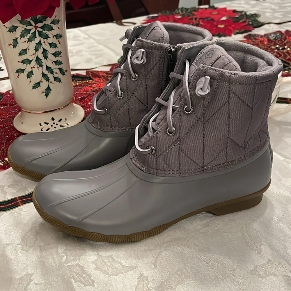 Brand New Sperry Seacycled Saltwater Nylon Gray Duck Boots Rain Weather Winter